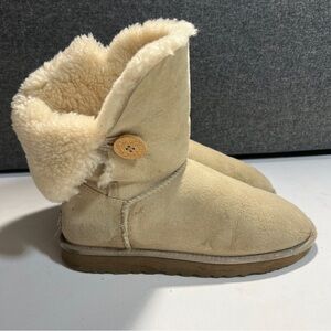 UGG Women’s  Bailey Button Sand Boots